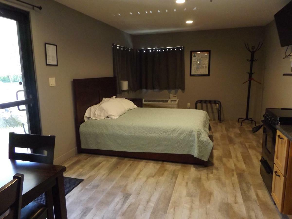 Big Spirit Resort Spirit Lake 외부 사진